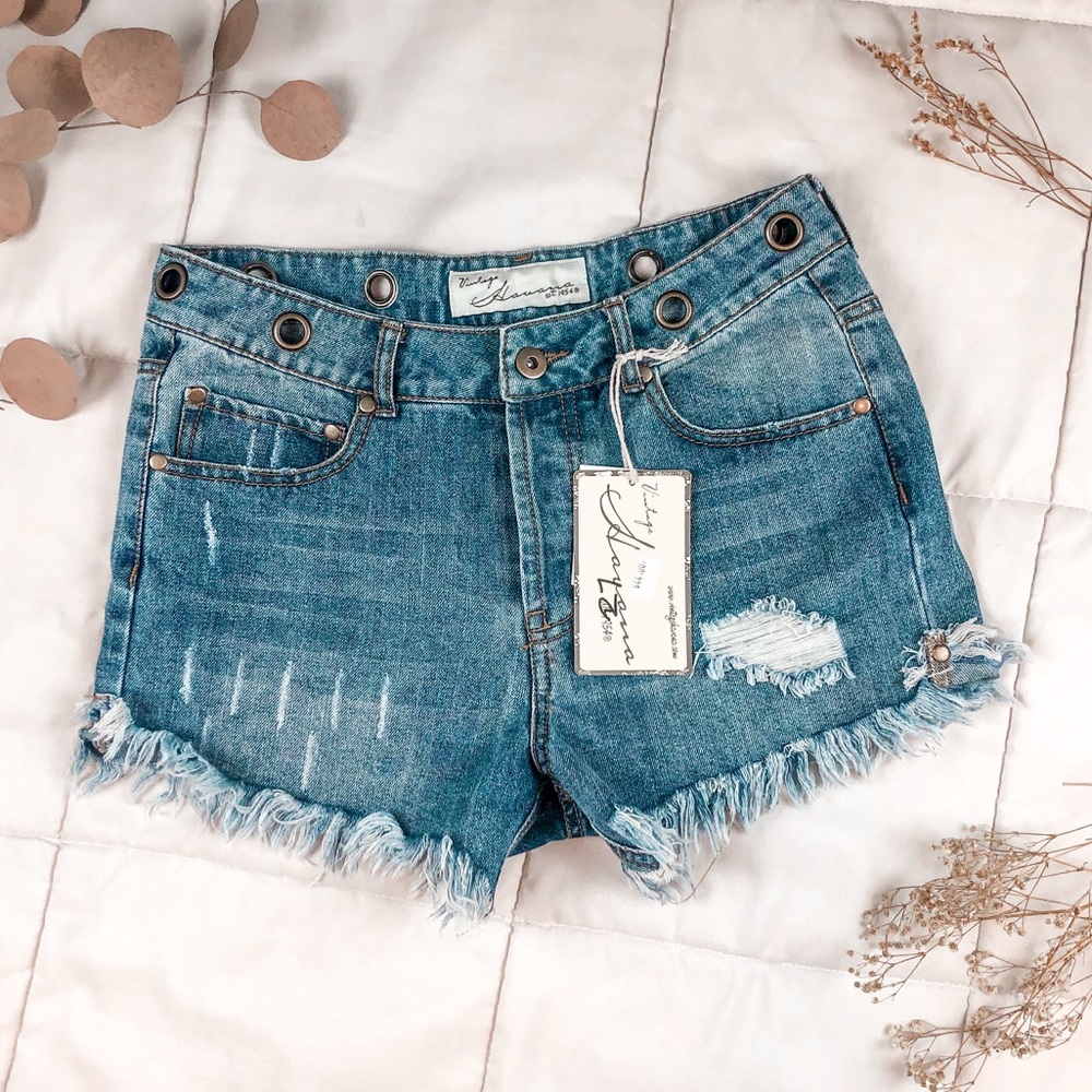 NWT Vintage Havana Denim Midrise Distressed Shorts